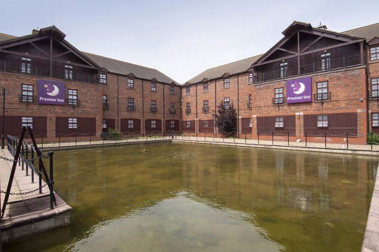 Premier Inn Milton Keynes South West Exterior photo